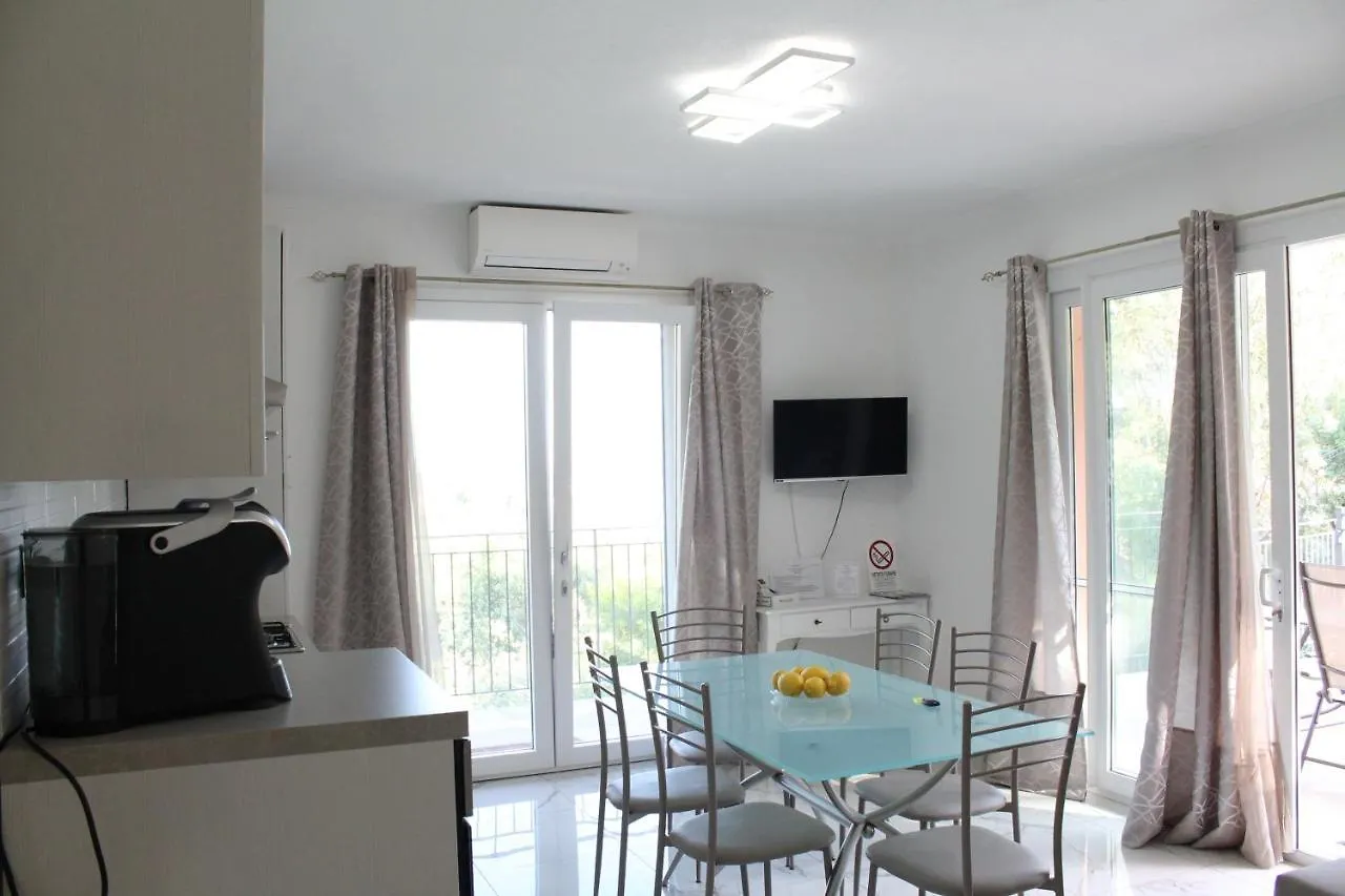 Agriturismo Azzurra Biricchina - Suites Riva Ligure 0*,  Italy